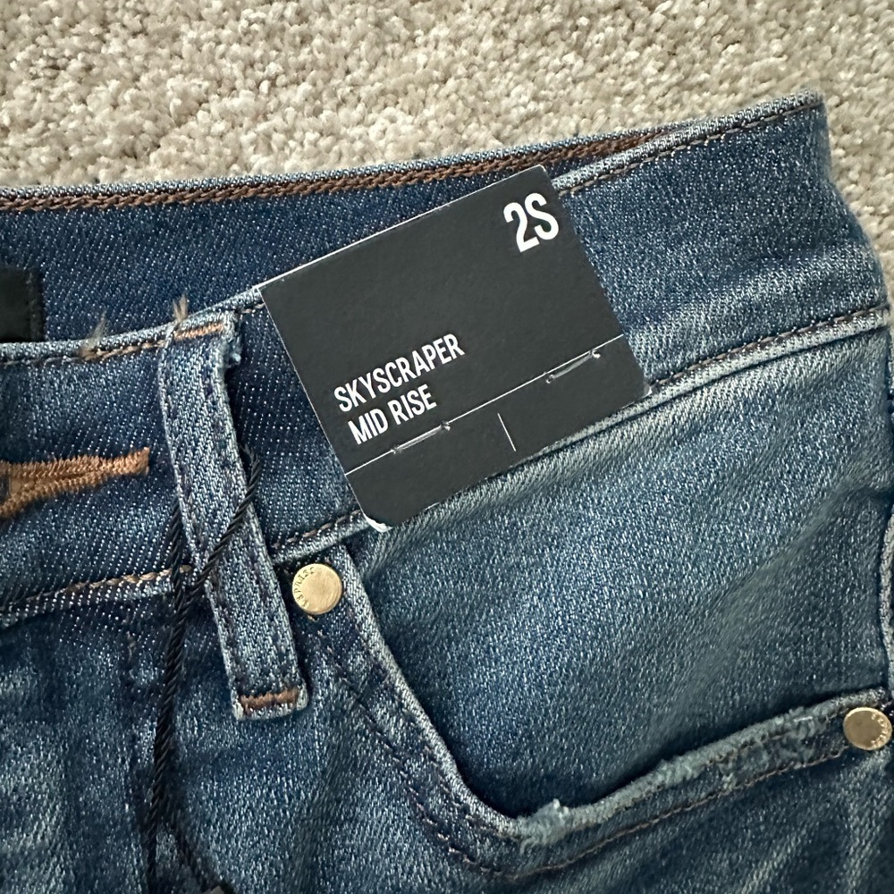 Express Skyscraper Mid Rise Jeans size 2S NWT - Picture 2 of 4